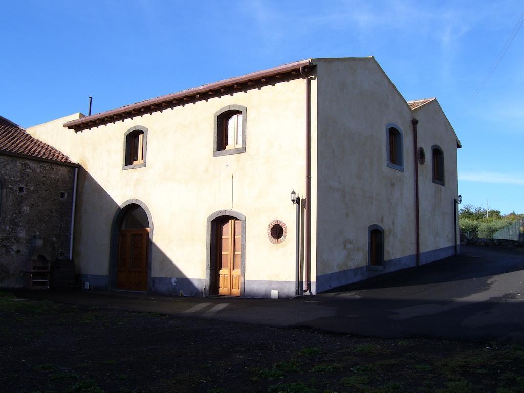 Etna Wine Azienda Agrituristica Passopisciaro Bilik gambar