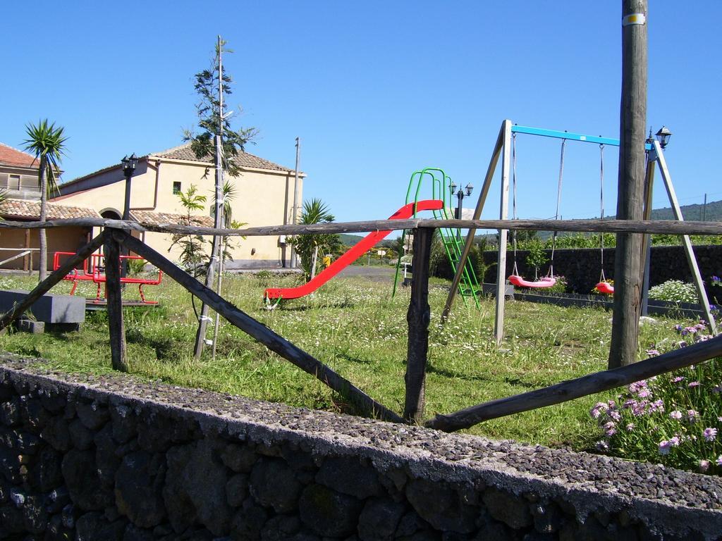 Etna Wine Azienda Agrituristica Passopisciaro Luaran gambar