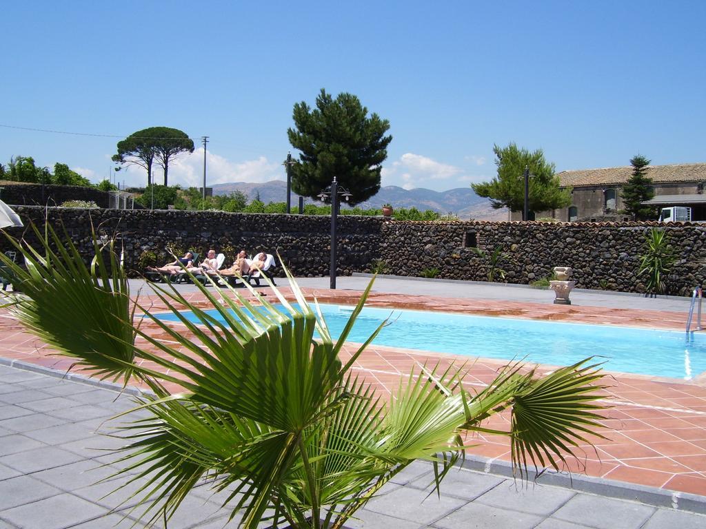 Etna Wine Azienda Agrituristica Passopisciaro Luaran gambar