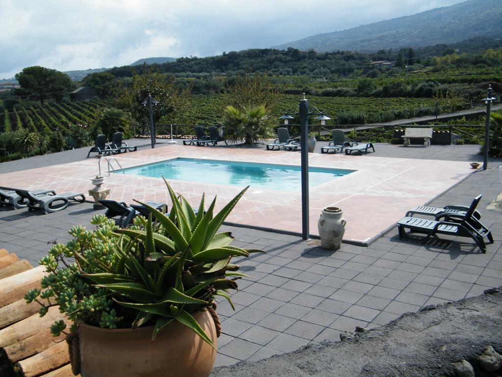 Etna Wine Azienda Agrituristica Passopisciaro Luaran gambar