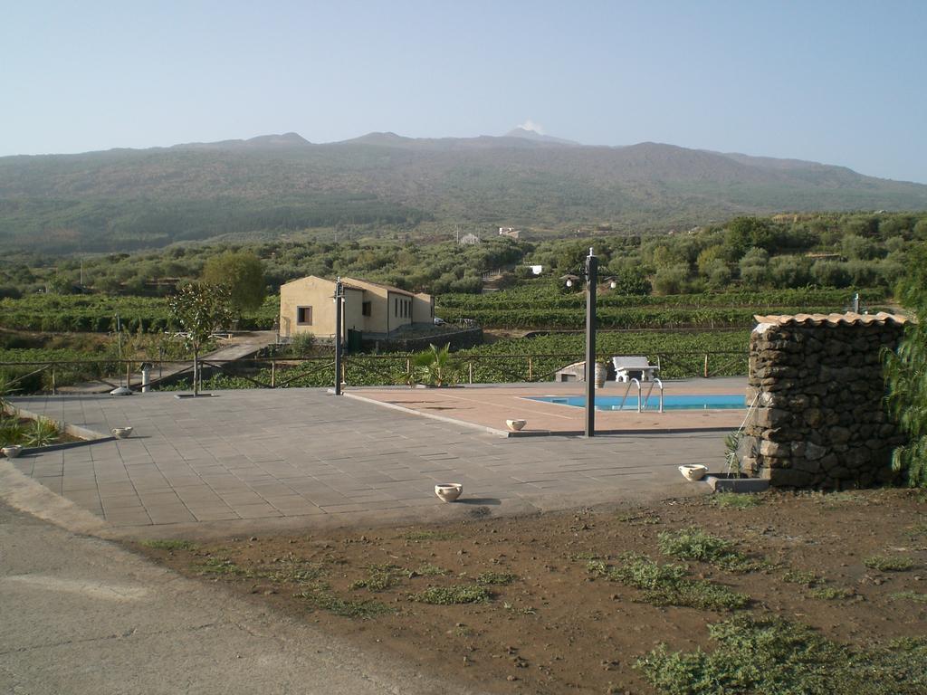 Etna Wine Azienda Agrituristica Passopisciaro Luaran gambar